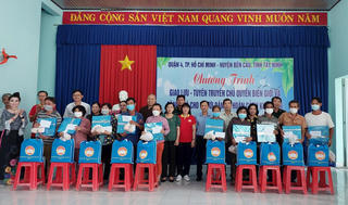 Vận động gần 6 tỷ đồng ủng hộ chiến sĩ, nhân dân nơi biên giới, hải đảo