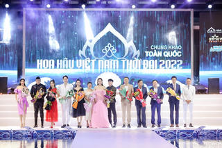 Sự thật vụ Hoa hậu Ngọc Hân ngồi ghế nhựa chấm thi Hoa hậu