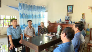 Những ngôi nhà ấm tình đoàn kết