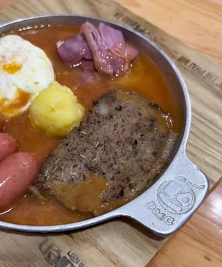 Thái Bình: Ăn bánh mỳ chảo tại Cột Điện Quán, khách ‘tháo chạy’ vì đồ ăn có giòi