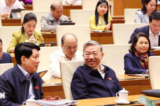 Tổng Bí thư, Chủ tịch nước và Thủ tướng dự phiên họp Quốc hội sáng 30/11