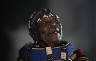 Người nghệ sĩ lưu giữ truyền thống ở vùng đất Nam Phi