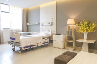 Giường bệnh hay là phòng khách sạn?