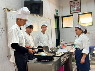 Giải bài toán thất nghiệp cho thanh niên