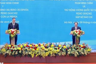 Thủ tướng Phạm Minh Chính và Thủ tướng Tây Ban Nha Pedro Sanchez họp báo chung