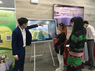 Thiết lập điểm hỗ trợ đồng bào DTTS ứng dụng công nghệ thông tin