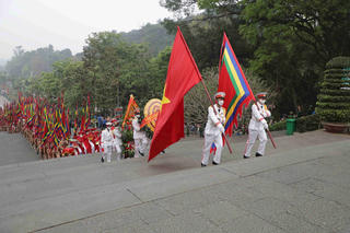 Con người có tổ có tông...