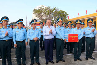 Tổng Bí thư Tô Lâm thăm, làm việc tại huyện đảo Bạch Long Vĩ