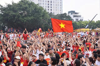 Hà Nội rực rỡ hướng tới ngày Đại lễ