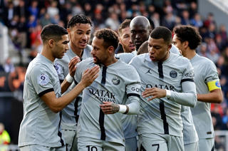 PSG dẫn ngôi đầu Ligue 1 và hơn 5 điểm với đội xếp thứ nhì