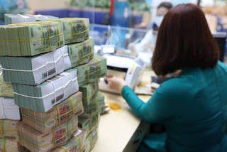 Chênh lệch lớn giữa lãi suất tiền gửi và lãi suất cho vay: Cân đối để hỗ trợ người dân, doanh nghiệp