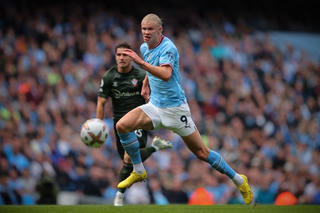 Man City thắng dễ dàng 4-0 trước Southampton