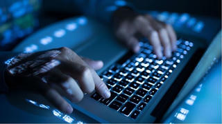 Cuộc chiến bản quyền trên không gian mạng