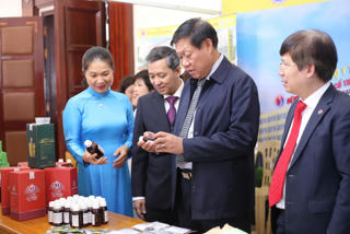 Y dược cổ truyền kết hợp y dược hiện đại trong điều trị bệnh không lây nhiễm