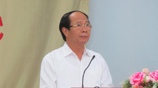 Phó Thủ tướng Lê Văn Thành bất ngờ với đường nông thôn ở 'vùng quê trồng thanh long'