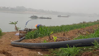 Chặn đứng hoạt động hút, bơm cát từ Sông Đà lên một khu công nghiệp