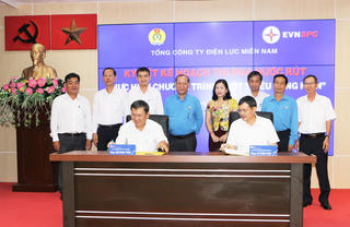 Sôi nổi thi đua phong trào sáng kiến trong ngành điện miền Nam