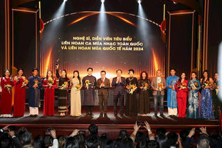 Concert ‘Anh trai vượt ngàn chông gai’ và ‘Anh trai say hi’ được vinh danh