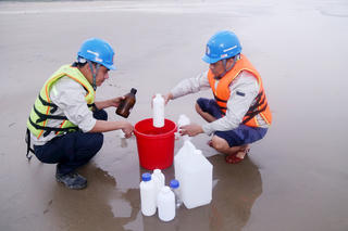 Nước biển ở Hà Tĩnh đã trong xanh trở lại, hé lộ nguyên nhân xuất hiện màu nước đỏ đục