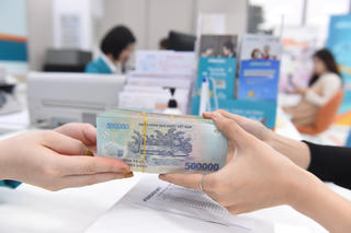Giảm lãi suất để hỗ trợ tăng trưởng kinh tế