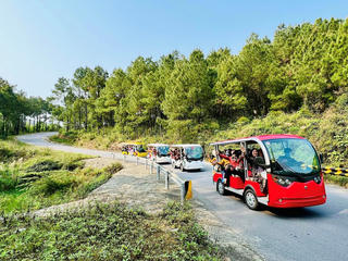Cần “cởi trói” cho xe điện 4 bánh trong khu vực hạn chế để kích cầu du lịch
