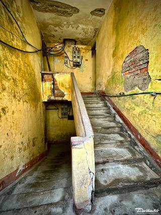 Quảng Ninh: Sống sợ hãi trong những chung cư chờ sập