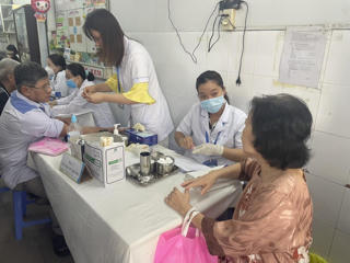 Cẩn trọng với chứng hạ đường huyết ở người cao tuổi