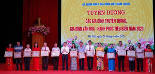 Tôn vinh Gia đình văn hóa - hạnh phúc tiêu biểu Thủ đô