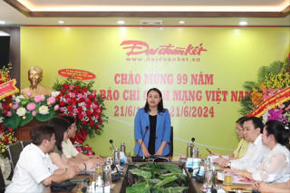 Gìn giữ và phát huy "tâm sáng, lòng trong, bút sắc"