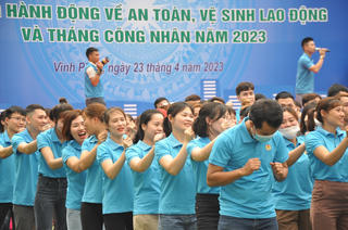 Công đoàn Vĩnh Phúc nâng cao đời sống công nhân trong các khu công nghiệp