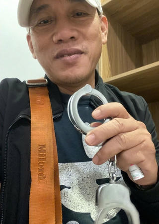 Đà Nẵng: Nhóm đối tượng giả Cảnh sát hình sự, còng tay lái xe taxi grab, cướp tài sản