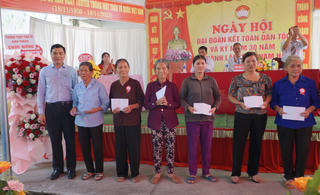 Lãnh đạo tỉnh Bình Thuận dự Ngày hội Đại đoàn kết toàn dân tộc tại thôn Nam Hà