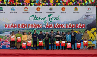 Quảng Bình: Đồng bào Ma Coong, Arem tham gia 'Xuân Biên phòng - Ấm lòng dân bản'
