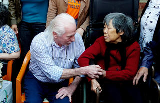 Xúc động lễ tiếp nhận kỷ vật chiến tranh do cựu binh Mỹ lưu giữ hơn nửa thế kỷ