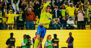 Ronaldo tỏa sáng ở tuổi 39