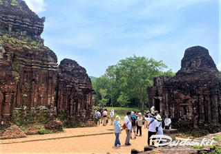 Quảng Nam: Mỗi ngày có hơn 1.000 lượt khách tham quan khu đền tháp Mỹ Sơn