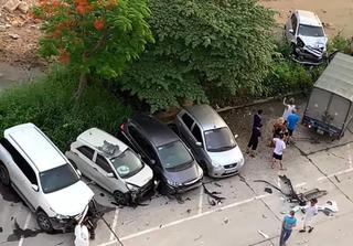 [Video] Hiện trường vụ bán tải đâm hỏng hàng loạt xe ô tô tại Quảng Ninh