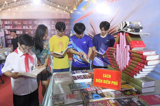 Nam Định: Sách chuyên đề về chiến thắng lịch sử Điện Biên Phủ thu hút sự quan tâm của thế hệ trẻ