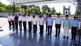 Phó Thủ tướng Nguyễn Chí Dũng viếng, tri ân Anh hùng liệt sĩ ở Quảng Trị