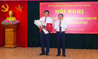 Hải Phòng: Bổ nhiệm ông Trần Đức Huấn làm Phó Giám đốc Sở tư pháp