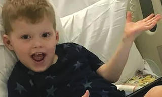 Lạ lùng cậu bé ‘không biết đau’