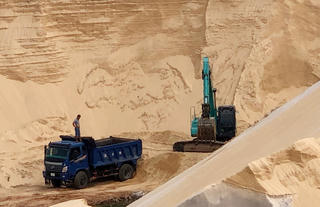 Khai thác hơn 34.000 m3 cát trái phép, doanh nghiệp bị phạt hơn 1 tỷ đồng