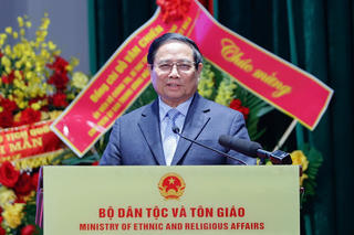 Thủ tướng: Dân tộc và tôn giáo phải góp phần vào phát triển, tăng trưởng của đất nước