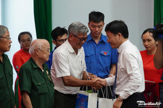 Đoàn Công tác tỉnh Điện Biên thăm, tặng quà cựu chiến binh từng tham gia Chiến dịch Hồ Chí Minh