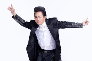 Live Concert 20 năm ca hát: Khám phá sức sáng tạo mãnh liệt của Tùng Dương