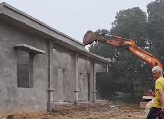 Phú Thọ: Chủ tịch xã nói về 'nhà văn hóa đang hoàn thiện lại dỡ bỏ'