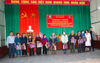 Chăm lo sức khỏe cho người cao tuổi