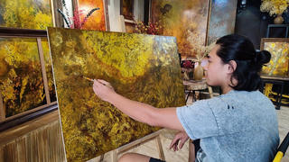 Họa sĩ 9x với niềm đam mê vẽ tranh sơn mài