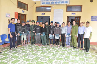 Hải Phòng: Tiếp nhận 10 ngư dân bị trôi dạt trên biển