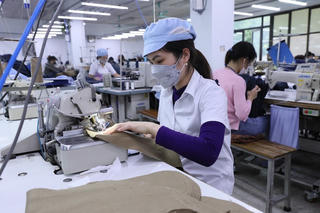 Dệt may khởi sắc